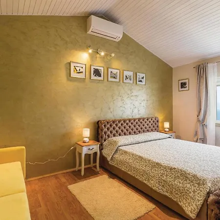 Beautiful In With 1 Bedrooms, Jacuzzi And Wifi * 라브니