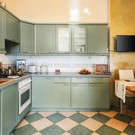 Beautiful In With 1 Bedrooms, Jacuzzi And Wifi