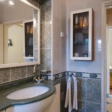 Beautiful In With 1 Bedrooms, Jacuzzi And Wifi 펜션 *