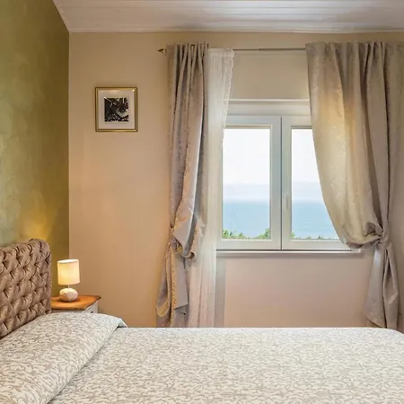 Beautiful In With 1 Bedrooms, Jacuzzi And Wifi 펜션 *