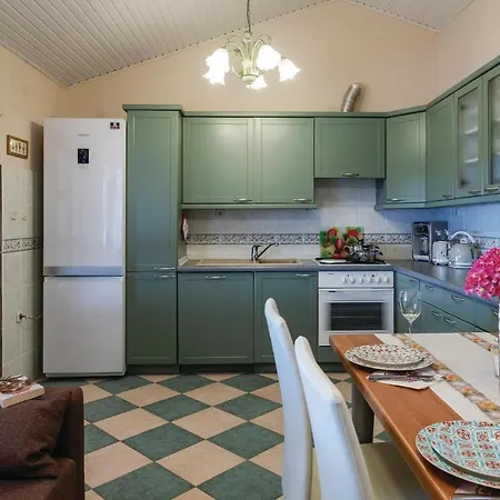 펜션 Beautiful In With 1 Bedrooms, Jacuzzi And Wifi 라브니